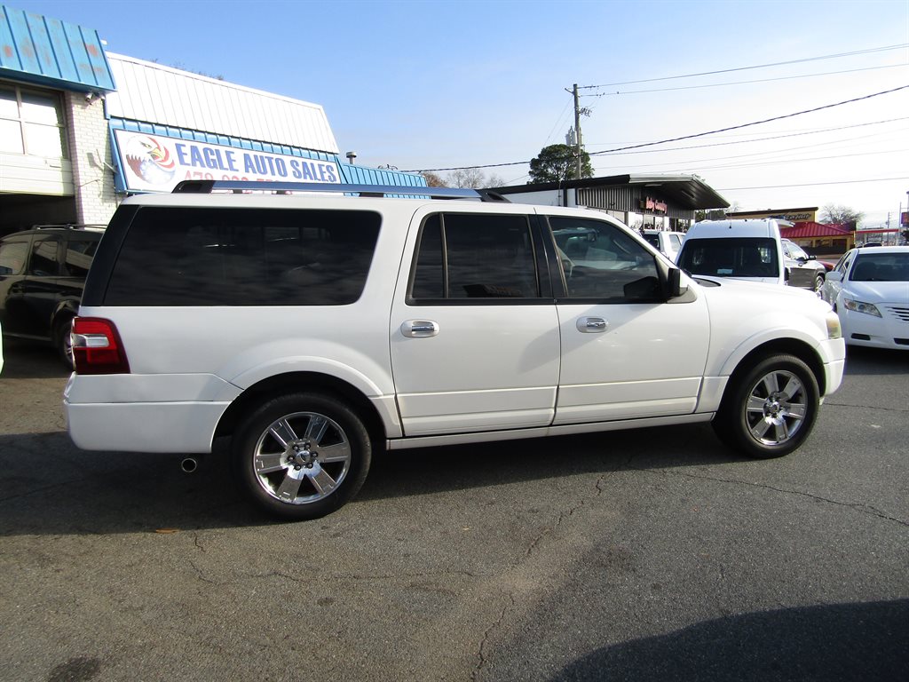 2010 Ford Expedition Limited's photo