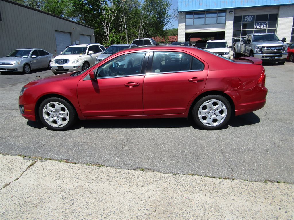 Used 2011 Ford Fusion SE with VIN 3FAHP0HG7BR295946 for sale in Warner Robins, GA