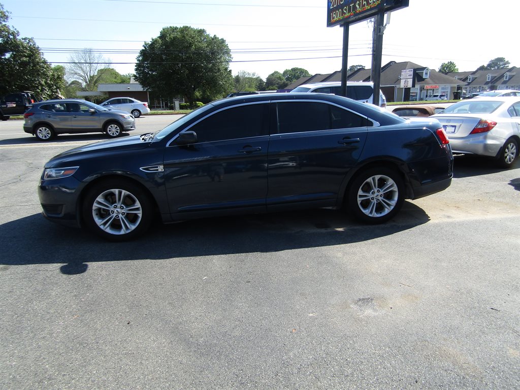 Used 2017 Ford Taurus SE with VIN 1FAHP2D98HG133620 for sale in Warner Robins, GA