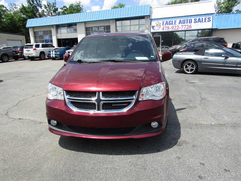 Used 2019 Dodge Grand Caravan SXT with VIN 2C4RDGCG8KR776818 for sale in Warner Robins, GA