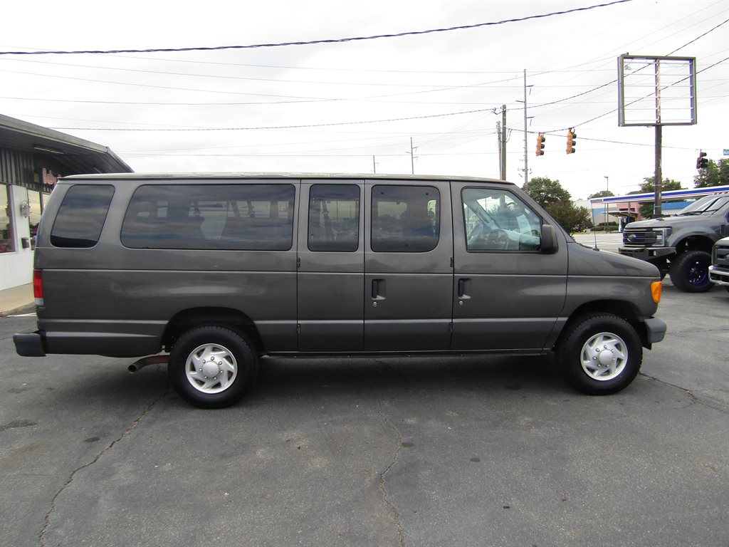 2007 Ford Econoline Wagon XL