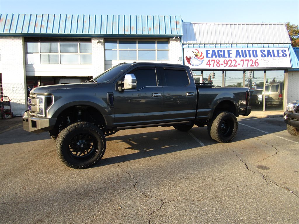 2017 Ford F-250 Super Duty Platinum's photo