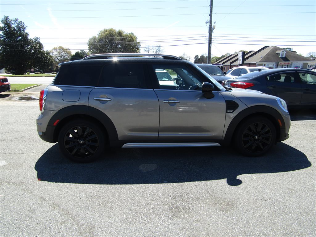 2018 MINI Countryman Base