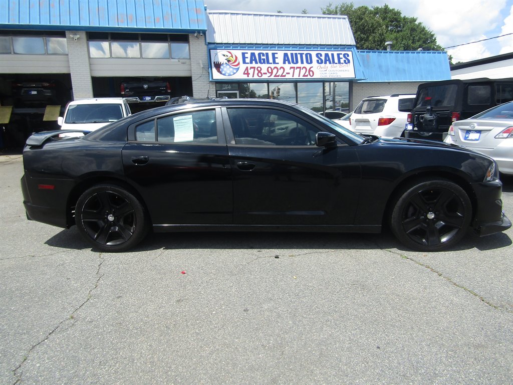 2011 Dodge Charger R/T's photo