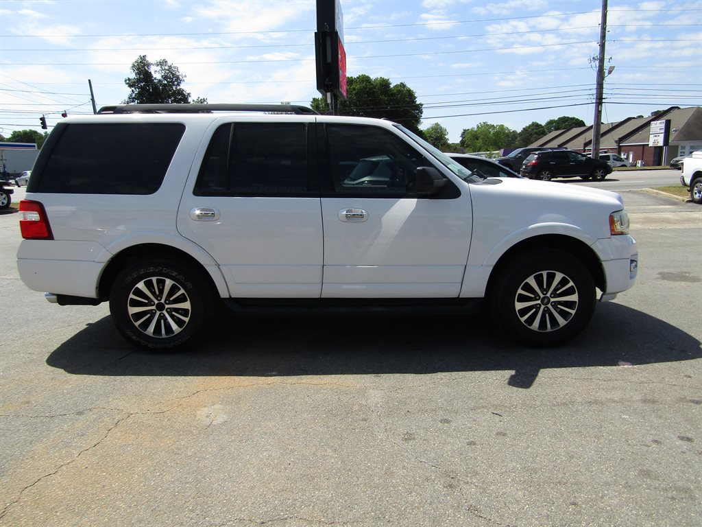 2017 Ford Expedition XLT's photo