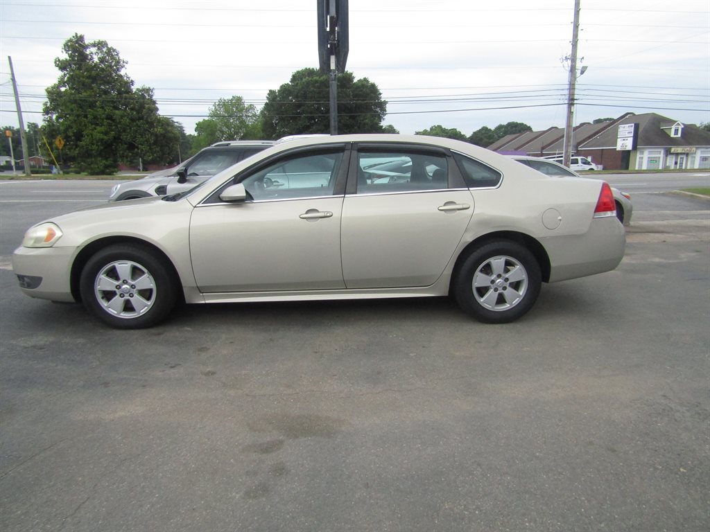 2010 Chevrolet Impala LT's photo