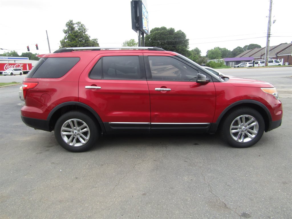 2012 Ford Explorer XLT's photo